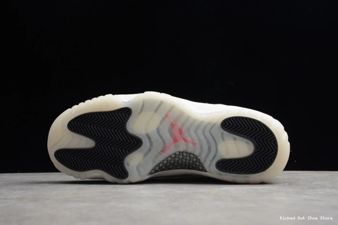 Kick Theory Bone Light SE CD6846-002 Low Air 11 Snake Jordan 0715